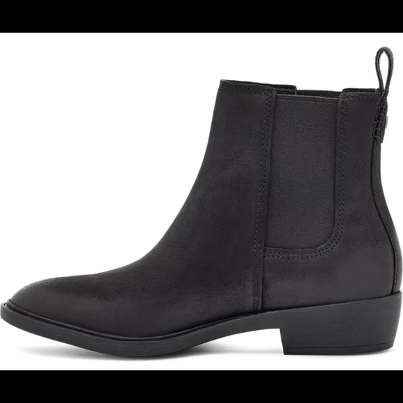 Emmeth Waterproof Chelsea Boot
UGG® - Picture 5 of 6